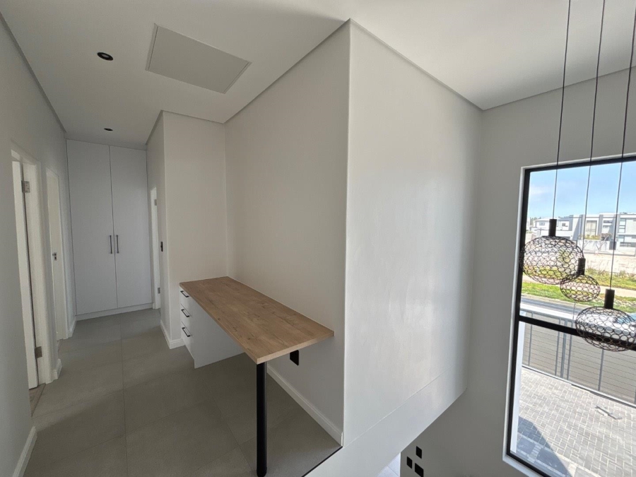 4 Bedroom Property for Sale in Sandown Western Cape